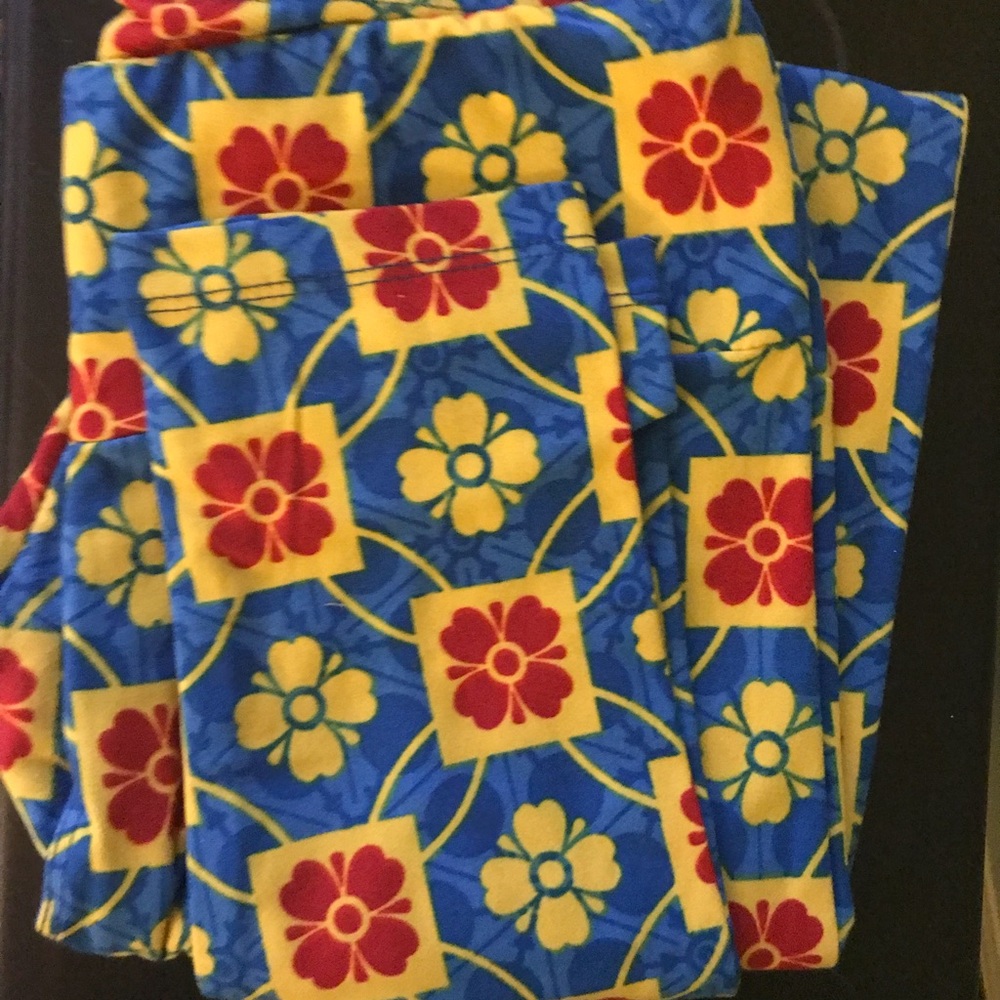 Lularoe Flower Leggings OS